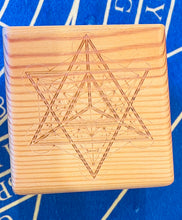 Load image into Gallery viewer, 惑星のクリスタルとメタトロンキューブのボックスセット Crystal Set Planet Tumbled with Metatoron Cube wooden Box