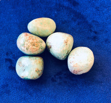 Load image into Gallery viewer, クリスタル タンブル ストーン クリソコラ Crystal Tumbled Stone Chrysocolla