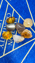 Load image into Gallery viewer, 願いを叶える７つのゴールドクリスタルタンブルセット
