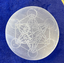 Load image into Gallery viewer, メタトロン キューブ セレナイト　グリッドエナジー ベース（小） Selenite charger metatron cube (Small)

