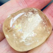 Load image into Gallery viewer, ゴールデンカルサイトタンブル Crystal Tumbled Stone

