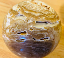 Load image into Gallery viewer, アンバー カルサイト球体（木星とベスタ）a7 Amber Calcite Sphere a7
