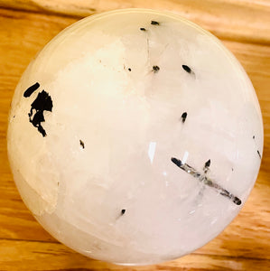球体のクリスタル　ブラックトルマリン　Sphere 1