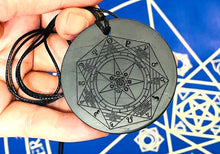 Load image into Gallery viewer, シュンガイト セプタグラム秘密のシンボルプレート型ネックレス Shungite necklace Septagram symple
