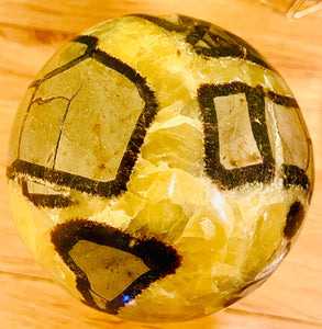 球体のクリスタル　セプタリアン　Sphere 7