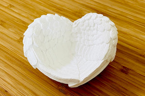 天使の羽のクリスタルスタンドwing heart shaped crystal holder
