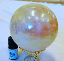 Load image into Gallery viewer, 太陽とジュノー女神のパワーストーン　エンジェルオーラクォーツ球体のクリスタル A Angel Aura Clear Quartz sphere
