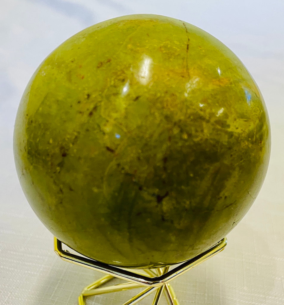 球体のクリスタル ベスタ女神のパワーストーン　オリーブグリーンオパールA Green Opal Sphere