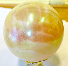 Load image into Gallery viewer, 球体のクリスタル 太陽とジュノー女神のパワーストーン　エンジェルオーラクォーツA Angel Aura Clear Quartz sphere
