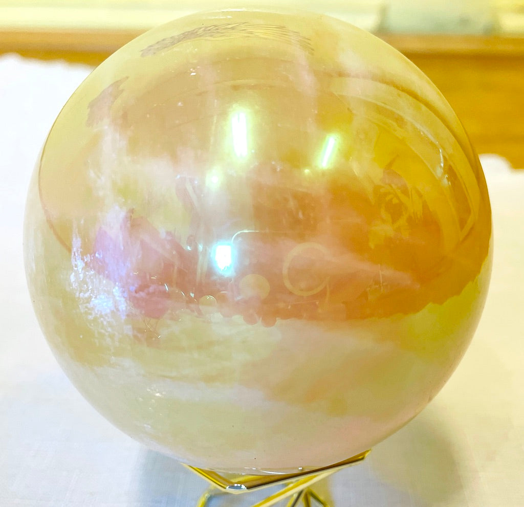 太陽とジュノー女神のパワーストーン　エンジェルオーラクォーツ球体のクリスタル A Angel Aura Clear Quartz sphere