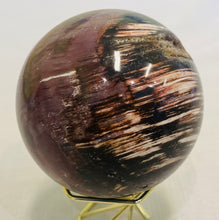 Load image into Gallery viewer, ラッキー惑星木星のパワーストーンペトリファイドウッド　A　球体のクリスタル　 petrified wood sphere
