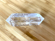 Load image into Gallery viewer, 高波動ダブルポイント水晶　Clear Quartz Double Point crystal
