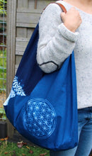 Load image into Gallery viewer, 藍染　吾妻バック（フラワーオブライフ＆絞り） Aizome AZUMA bag with Flower of life + SHIBORI Design
