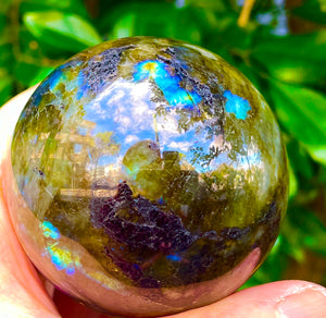 海王星、月、太陽の石ラブラドライト（g）球体のクリスタル sphere