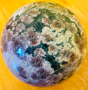 球体のクリスタル グリーンチェリーブロッサム巨大球体！（金星とプシケ）　GREEN CHERRY