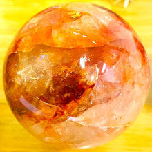 Load image into Gallery viewer, ファイアークォーツ 球体　（太陽とパンドラ）ラージ　Fire Quartz
