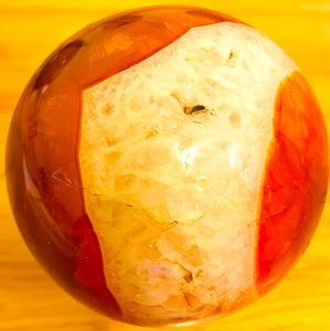 球体のクリスタル カーネリアン球体（火星とジュノー）ユニーク模様　carnelian