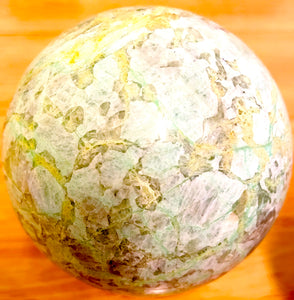 グリーンムーンストーン球体（月とセレナ、セレス）ラージ　Green Moon Stone
