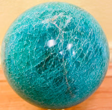 Load image into Gallery viewer, 球体のクリスタル アマゾナイト球体巨大（天王星とパラスアテナ）Amazonite
