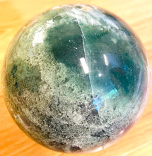 Load image into Gallery viewer, モスアゲート球体（土星　ベスタ）　Moss Agate Stone
